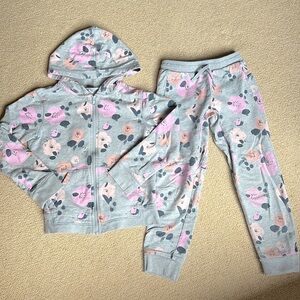 Tea girls size 7 sweat pants and zip up hoodie. Grey with flowers. 100% cotton!